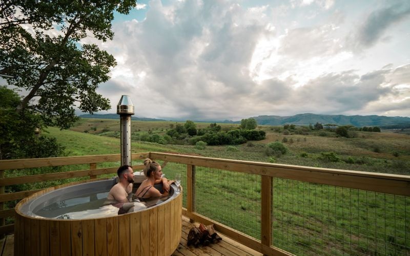 AfriCamps-Champagne-Hottub2
