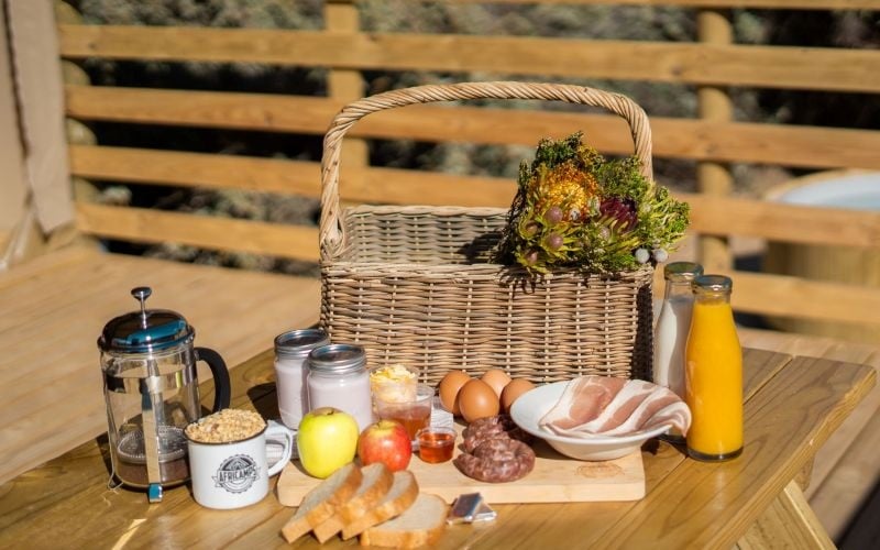 AfriCamps-Karoo,Hex-BreakfastBasket