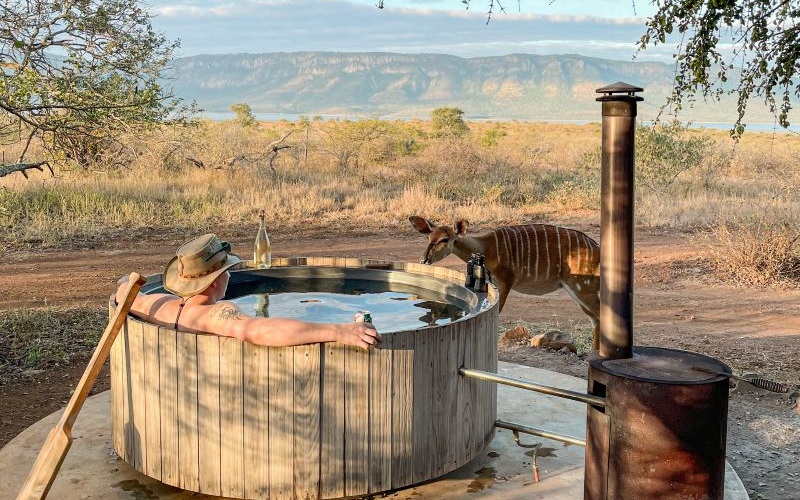 AfriCamps-WhiteElephant-HottubNyala