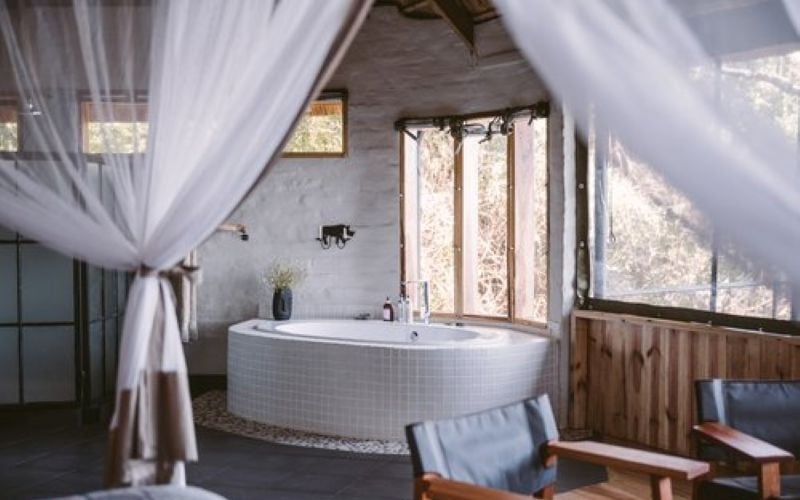 Chundukwa-River-Chalet-Bath