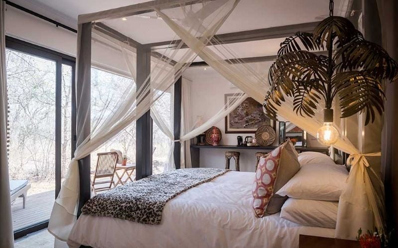 SafariMoon-Bedroom2