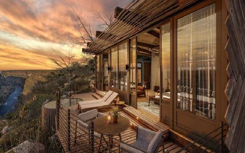 Stay 4 Nights Pay 3 Nights Special Bupenyu Lodge