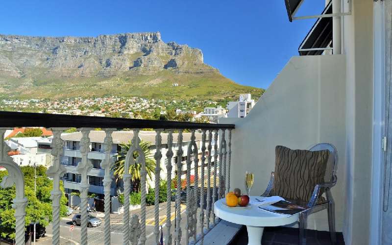 Safari Meets Cape Town - 6 nights for the price of 3