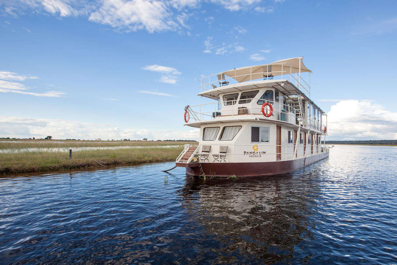 Pangolin Voyager Houseboat